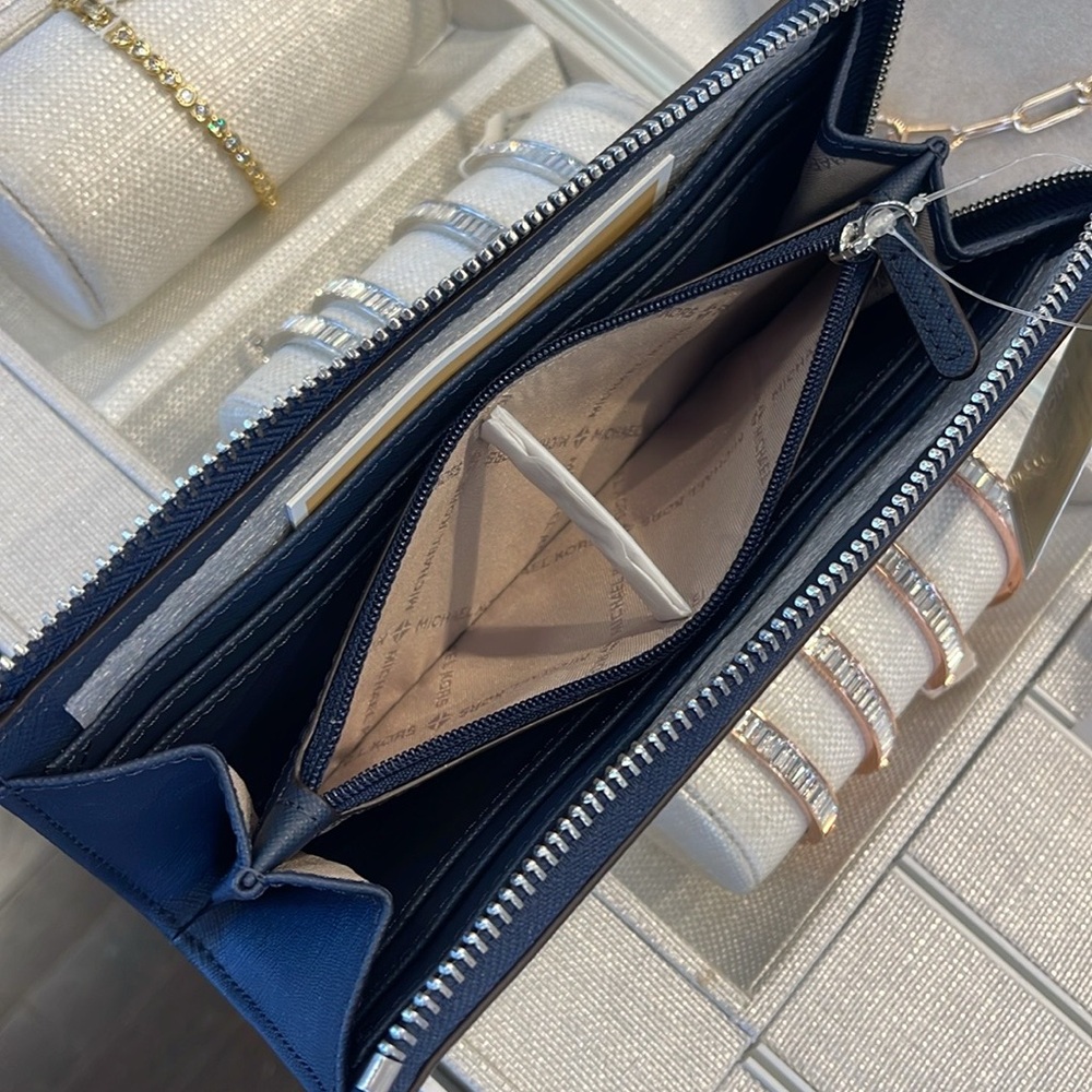 MICHAEL KORS Jet Set Travel Large Saffiano Leather Quarter-Zip Wallet
Navy 
NWT - Picture 7 of 16
